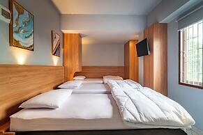 Hotel Dakozi Living