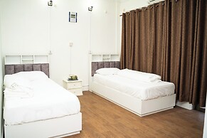 Aarya Wellness & Hostel