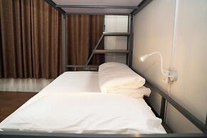 Aarya Wellness & Hostel