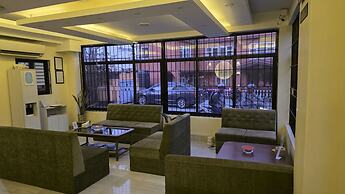Aarya Wellness & Hostel