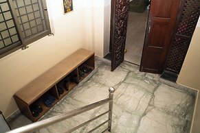 Aarya Wellness & Hostel