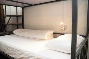 Aarya Wellness & Hostel