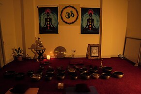 Aarya Wellness & Hostel