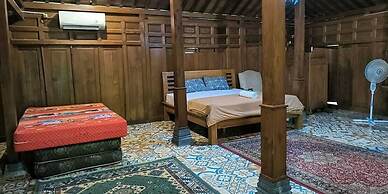 Ndalem Pengkok Homestay