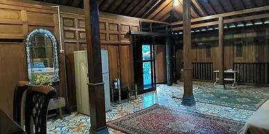 Ndalem Pengkok Homestay
