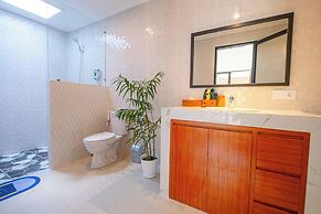 Crystal Flow Guest House & Apartment Canggu