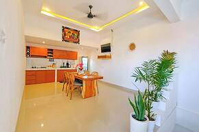 Crystal Flow Guest House & Apartment Canggu
