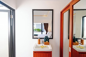 Crystal Flow Guest House & Apartment Canggu