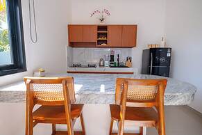 Crystal Flow Guest House & Apartment Canggu