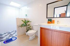 Crystal Flow Guest House & Apartment Canggu