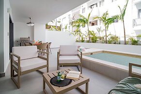 Luxury 3 Bedroom Apartment at the Beach