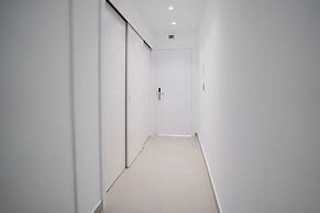 Luxury 3 Bedroom Apartment at the Beach