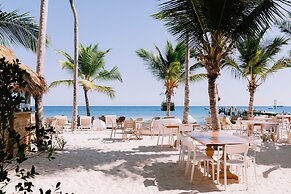 Luxury 3 Bedroom Apartment at the Beach