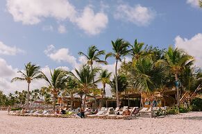 Luxury 3 Bedroom Apartment at the Beach