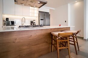 Luxury 3 Bedroom Apartment at the Beach
