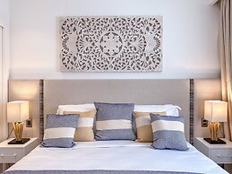 Luxury 3 Bedroom Apartment at the Beach