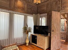 Gunung Gelagah Ubud Villas by EPS