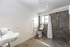 Heatherbrae Holiday Village