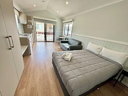 Heatherbrae Holiday Village
