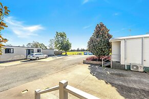 Heatherbrae Holiday Village