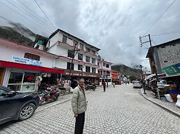 Hotel Kuber Palace Badrinath