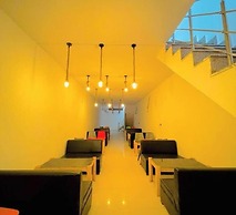 Town house cafe and hotel