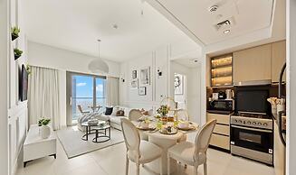 Alluring Parisian 1Br in Burj Crown