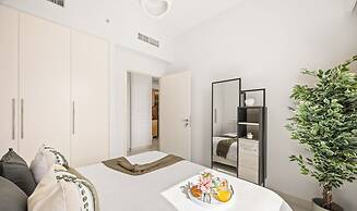 Alluring Parisian 1Br in Burj Crown