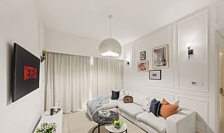 Alluring Parisian 1Br in Burj Crown