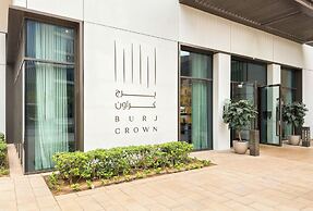 Alluring Parisian 1Br in Burj Crown