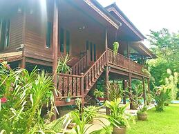 Villa Paraiso Traditional Thai