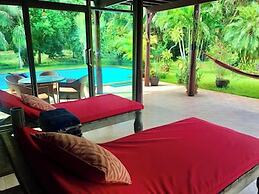 Villa Paraiso Traditional Thai