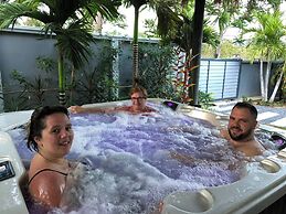 Jaccuzi House 5 pl 200 m From a Beautiful Beach