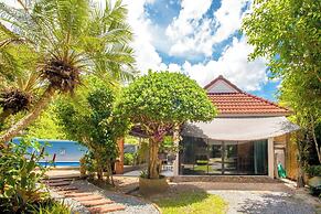 Villa With Private Pool and Mountain Views