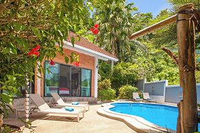 Villa With Private Pool and Mountain Views