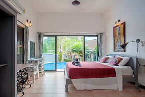 Villa With Private Pool and Mountain Views