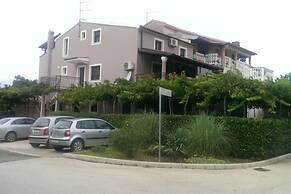 Apartments Villa Dina