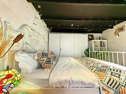 Shanghai Hills & Aromahome Sunshine BnB