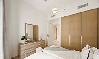 Beachside 2BR W Pool Gym Lagoon Access