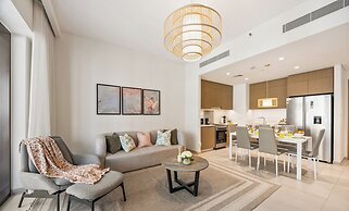 Beachside 2BR W Pool Gym Lagoon Access