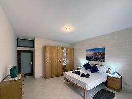 Traditional Maltese 3BD Apartment