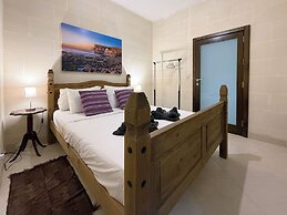 Traditional Maltese 3BD Apartment