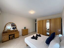 Traditional Maltese 3BD Apartment