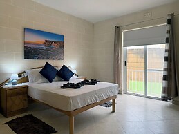 Traditional Maltese 3BD Apartment