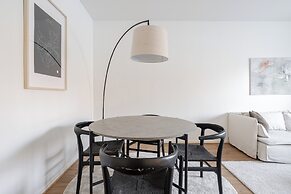 Bright & Cozy 2BR Home in Central Lahti