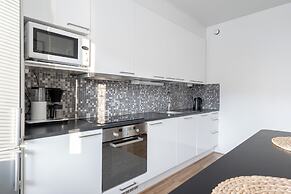 Bright & Cozy 2BR Home in Central Lahti