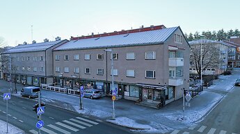 Bright & Cozy 2BR Home in Central Lahti