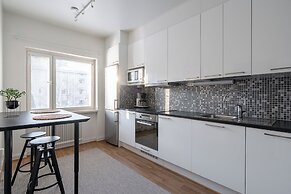 Bright & Cozy 2BR Home in Central Lahti