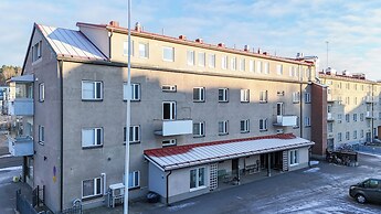 Bright & Cozy 2BR Home in Central Lahti