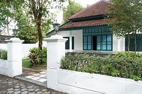 Omah Kebon Guest House